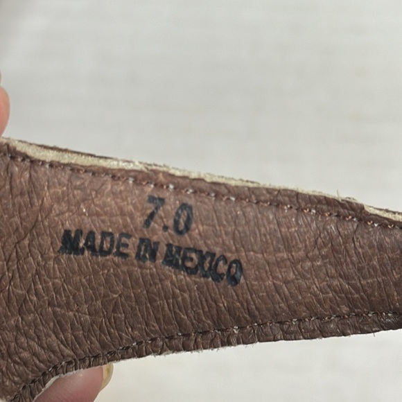 ROAN by BED/STU Women's 7 Distress Suede Winnie Flat Sandals Whitewash Taupe NWT - Picture 5 of 12